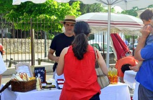 marché lourmarin